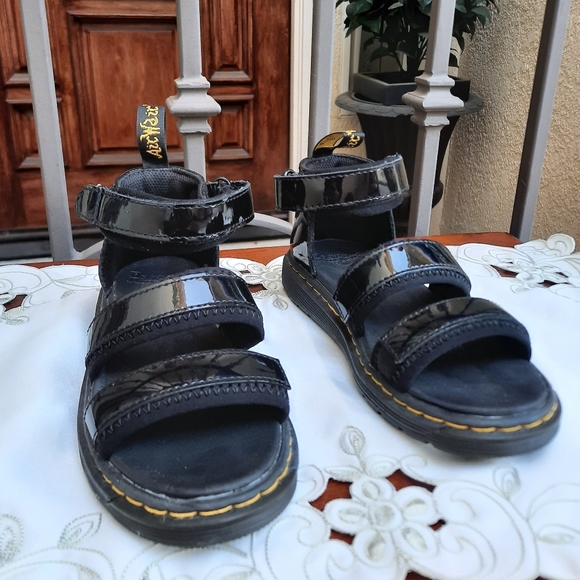 dr martens girls sandals